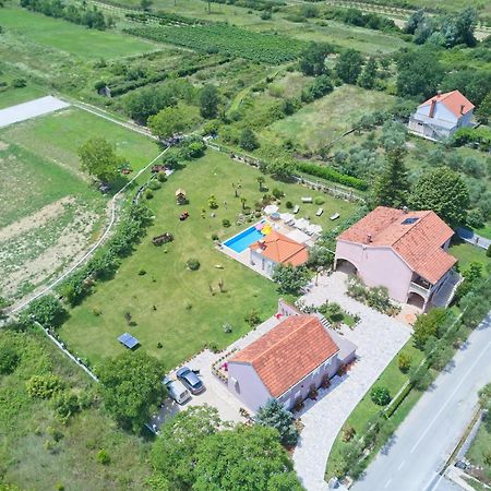 Villa Thousand Roses Lovorno ภายนอก รูปภาพ