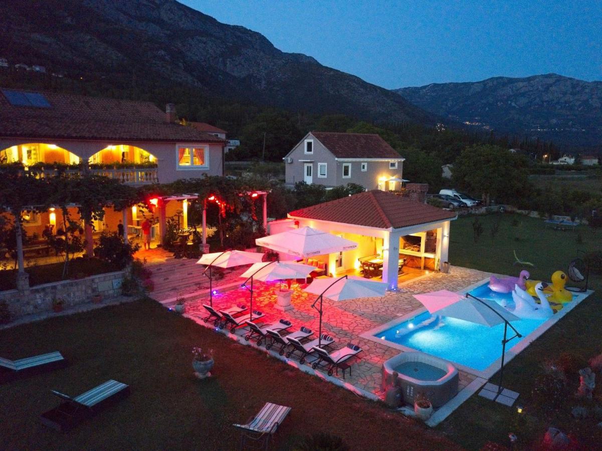 Villa Thousand Roses Lovorno ภายนอก รูปภาพ