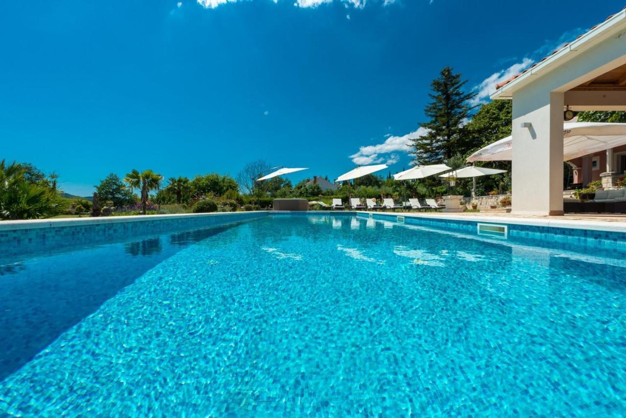 Villa Thousand Roses Lovorno ภายนอก รูปภาพ
