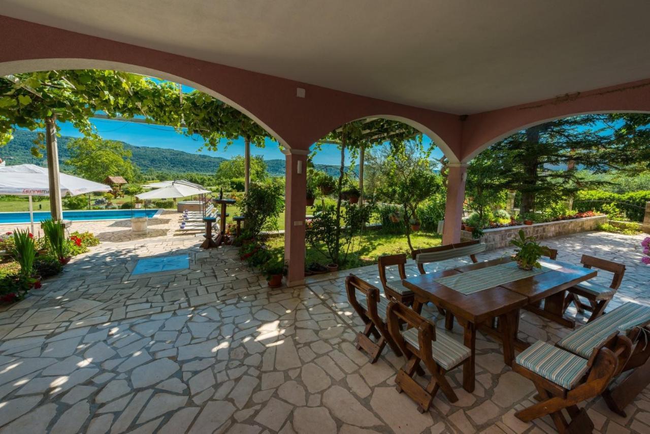 Villa Thousand Roses Lovorno ภายนอก รูปภาพ