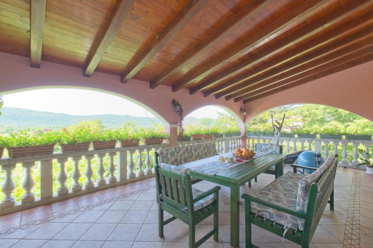 Villa Thousand Roses Lovorno ภายนอก รูปภาพ