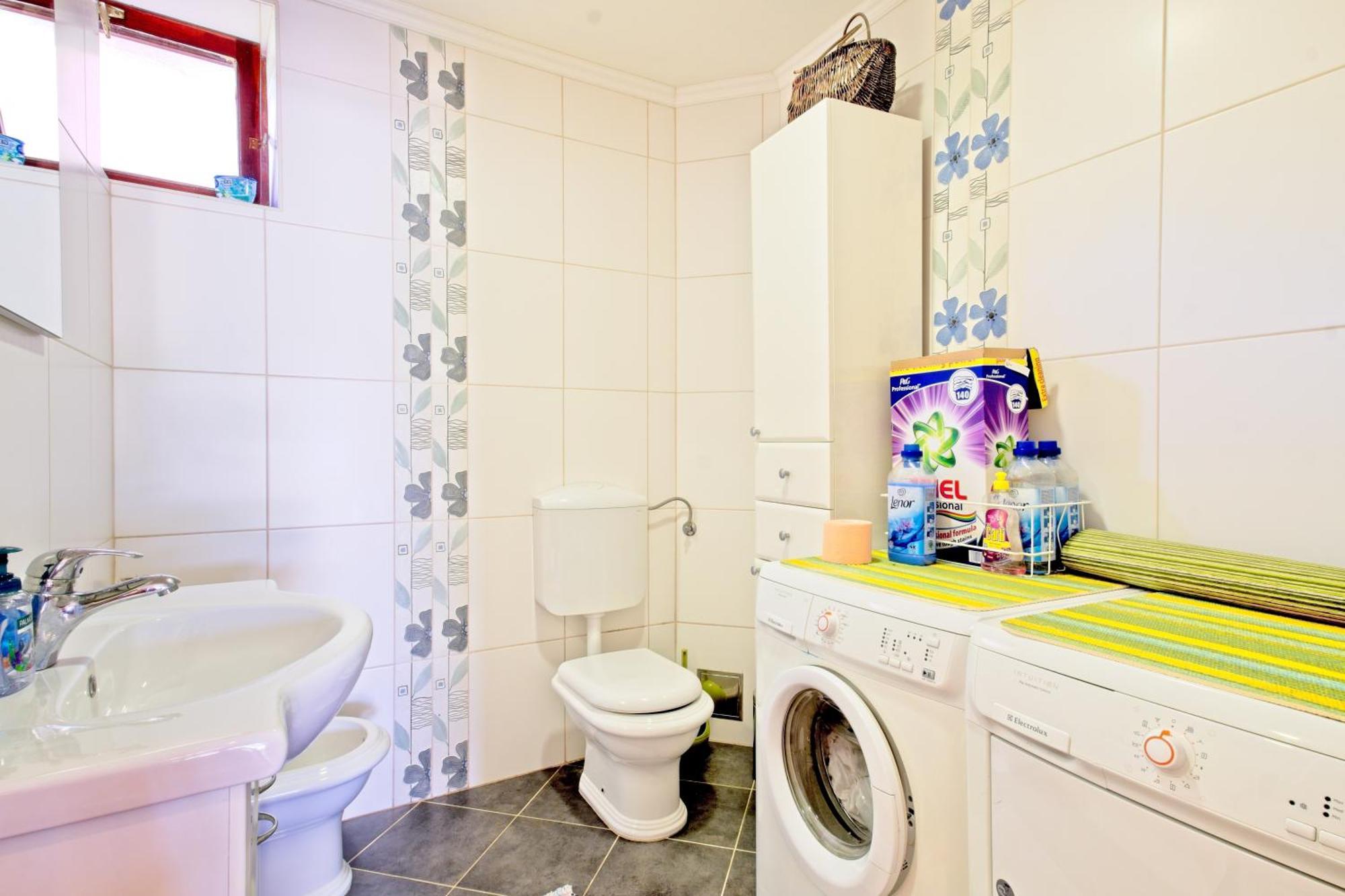 Villa Thousand Roses Lovorno ภายนอก รูปภาพ