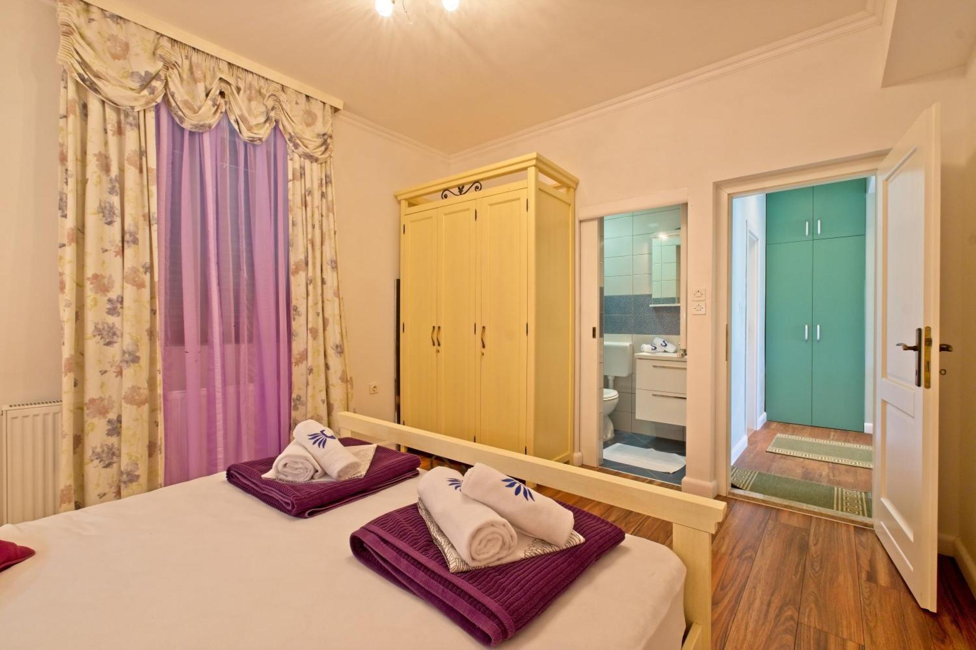 Villa Thousand Roses Lovorno ภายนอก รูปภาพ
