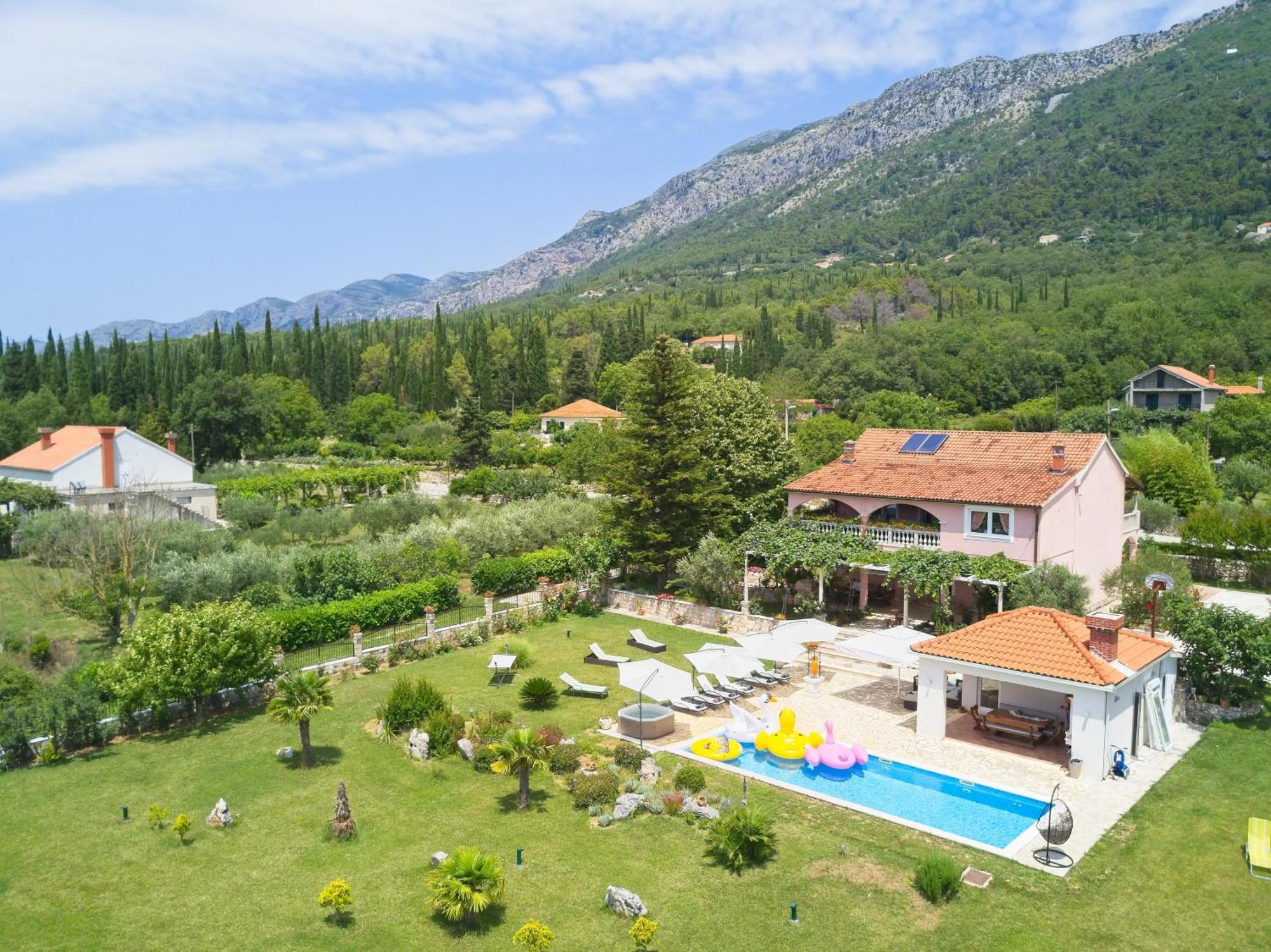 Villa Thousand Roses Lovorno ภายนอก รูปภาพ