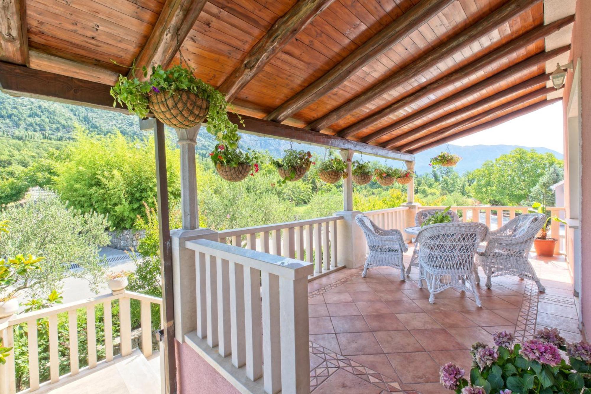 Villa Thousand Roses Lovorno ภายนอก รูปภาพ